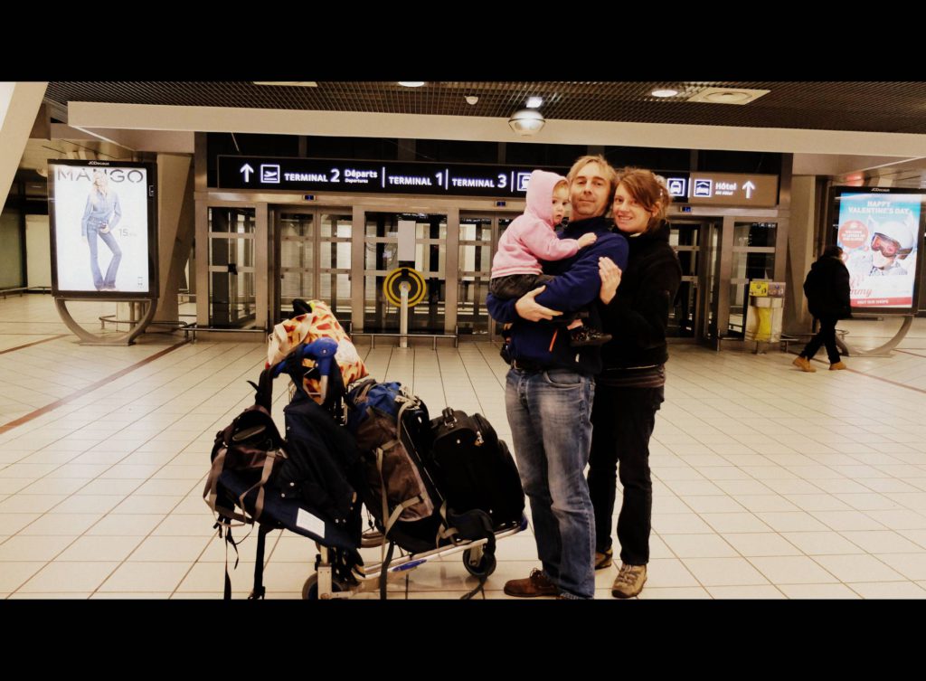 voyager avec bebe enfant famille sac à dos